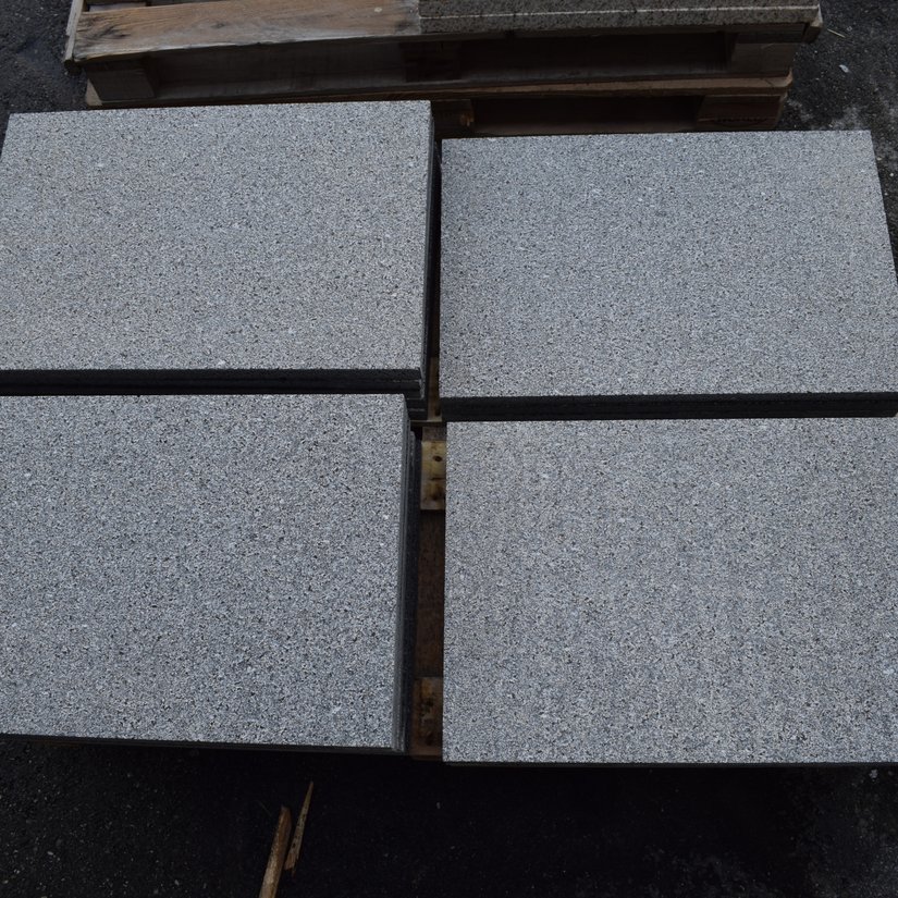 Favaco Granit - Bodenplatten - Oberfläche geflammt
Kanten gesägt

18 Platten verfügbar
ca. 4.32 m2

130.- CHF für den kompletten Posten (inkl. MWST)

muss in Bern abgeholt werden