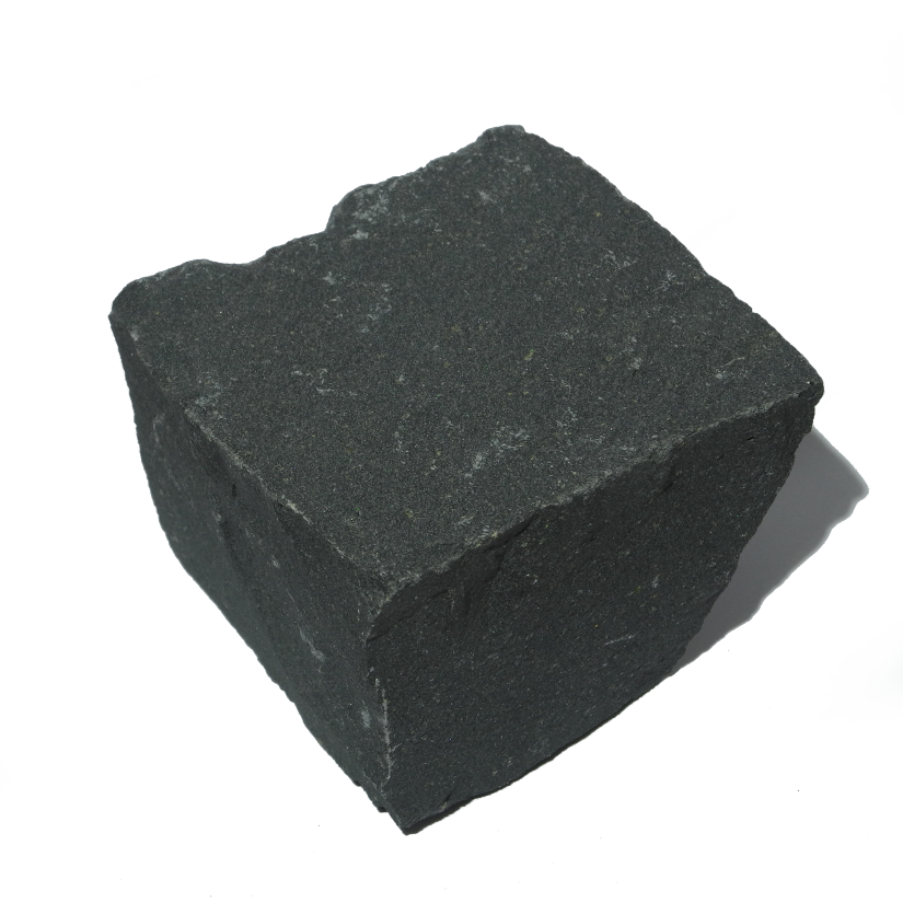 Basalt anthrazit  - Pflaster- und Schalensteine - allseitig gespalten
in Kisten verpackt