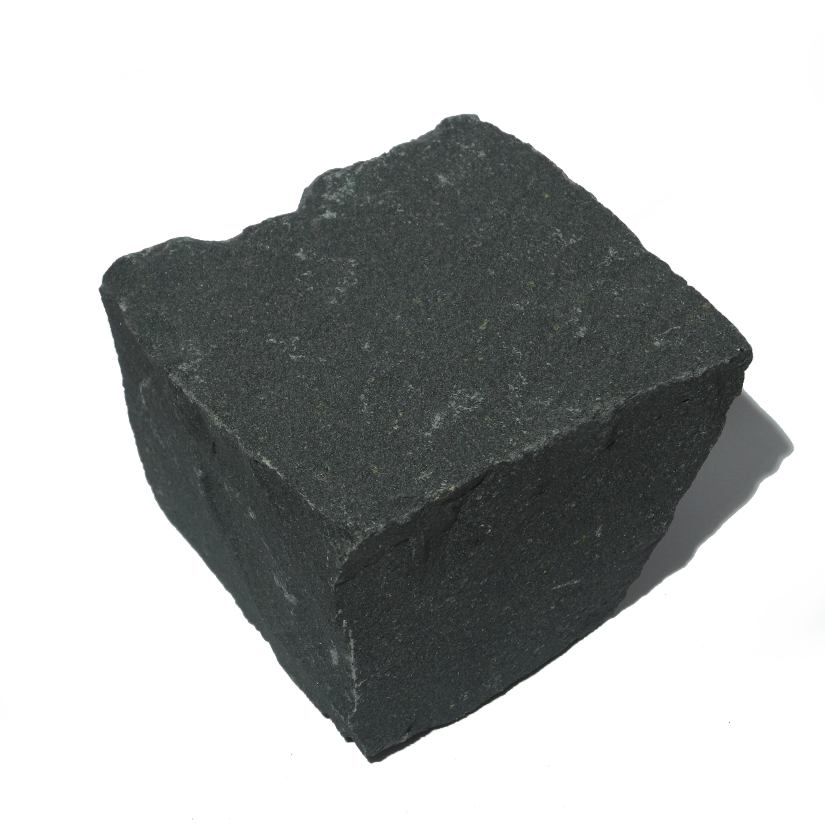 Basalt anthrazit  - Pflaster- und Schalensteine - allseitig gespalten
in Kisten verpackt