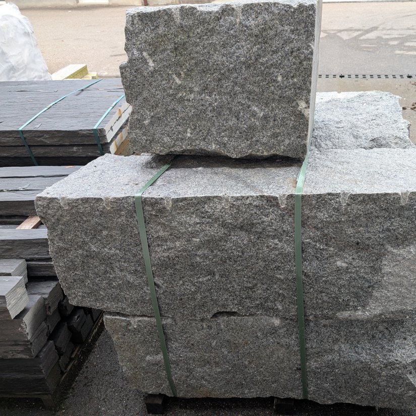 Alpendurada Granit - Quadersteine - Quadersteine gespalten 2. Qualität

ca. 40 x 40 cm,  +/- 5cm
5 Stück / 2.302 to verfügbar

ca. 30 x 30 cm,  +/- 5cm
2 Stück / 0.439 to verfügbar

150 CHF/to (inkl. MWST)

muss in Bern abgeholt werden
