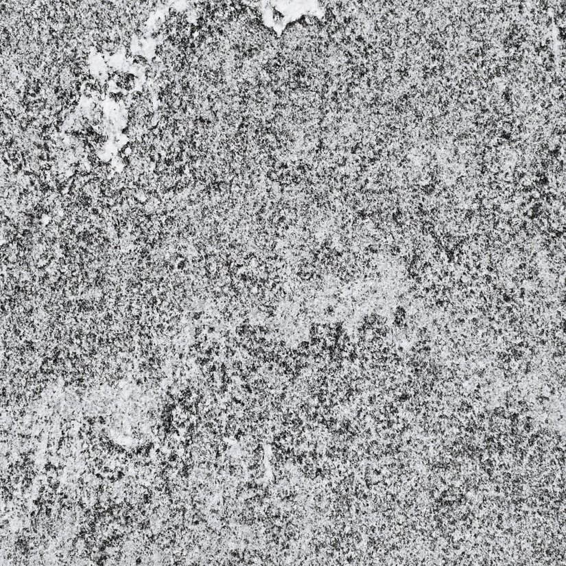 Maggia Gneis - Tritt- und Abdeckplatten - Oberfläche geflammt 
Sichtkanten gesägt und gefast